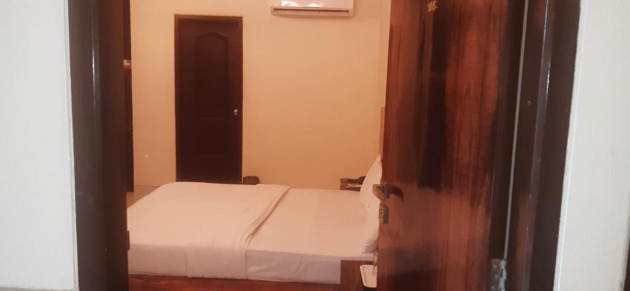 Hotel Sai Comforts Bapane Exterior photo