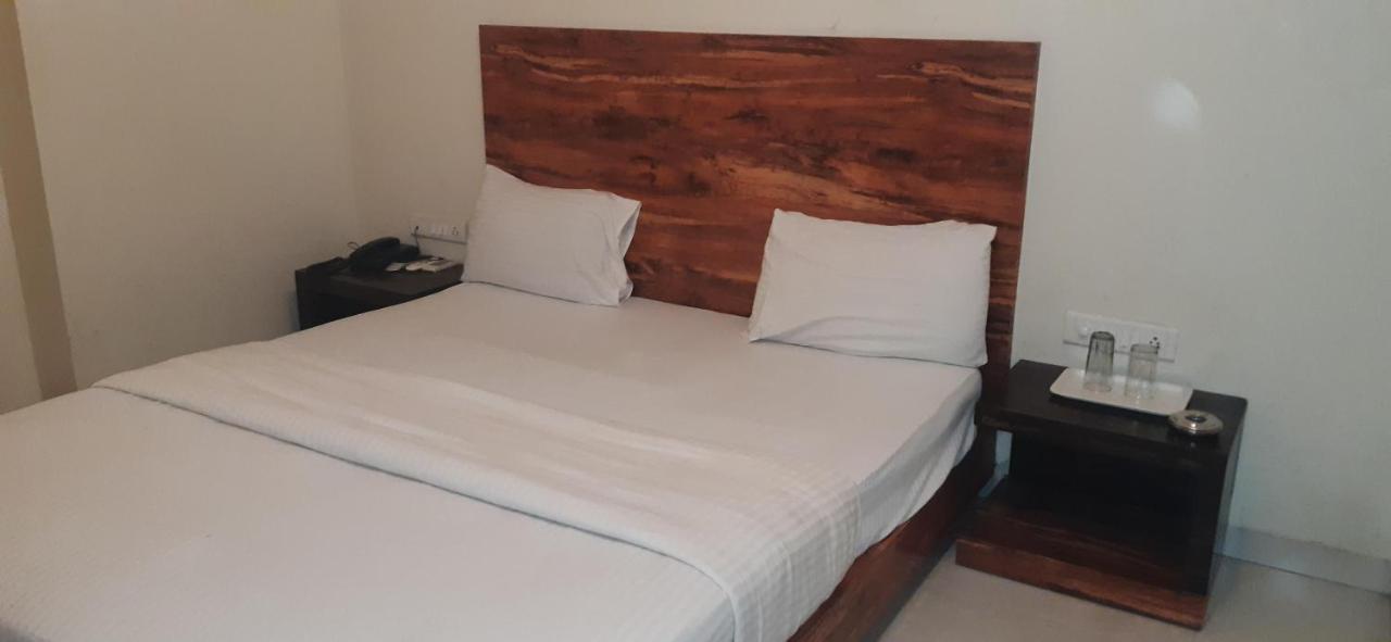Hotel Sai Comforts Bapane Exterior photo